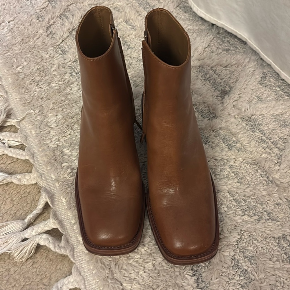 Loeffler Randall Blakely booties size 7 like new